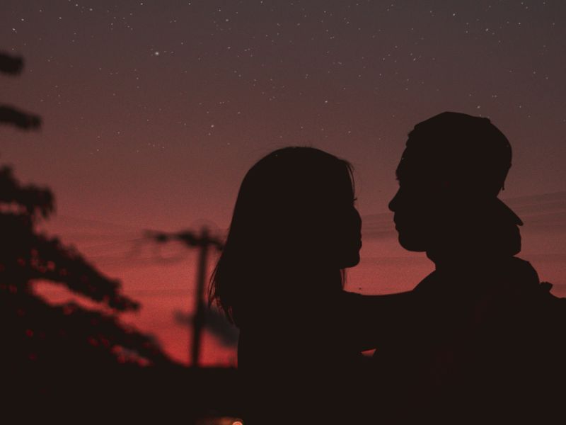 《藥癮》牢牢愛著妳丨何日君再來【POZstory陽性故事】(標題圖檔)