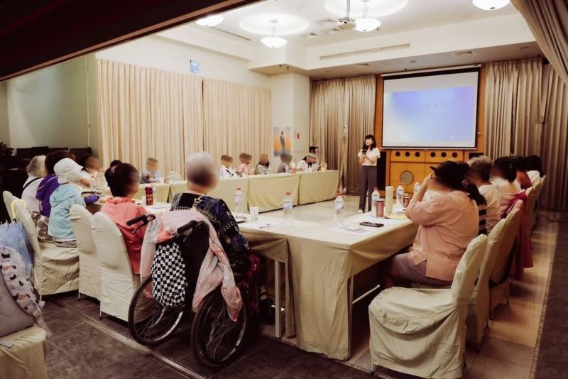 醫師一句話給勇氣 感染者與愛滋和平共處40年 | 僑務電子報(標題圖檔)