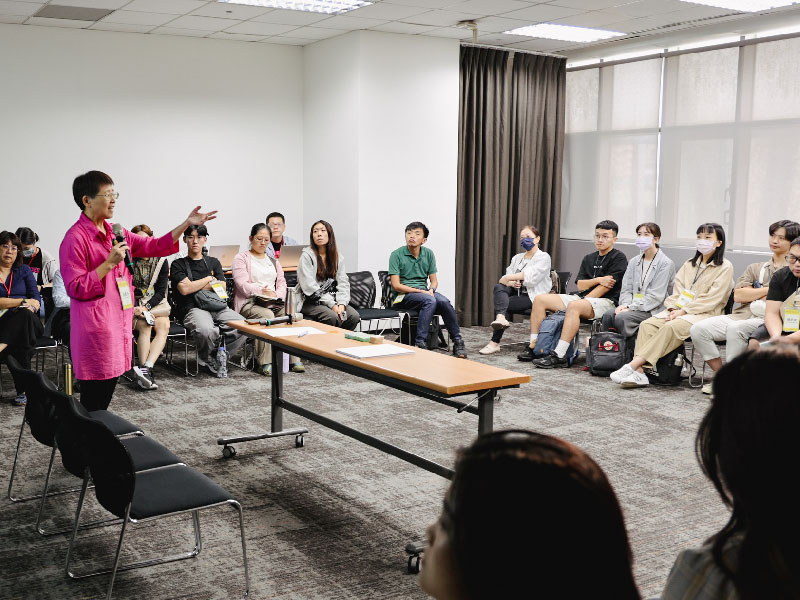 多元輔療運用｜建構共伴關係：家庭的減害與復元對話－2025藥癮／愛滋家庭研討會｜活動實錄(標題圖檔)