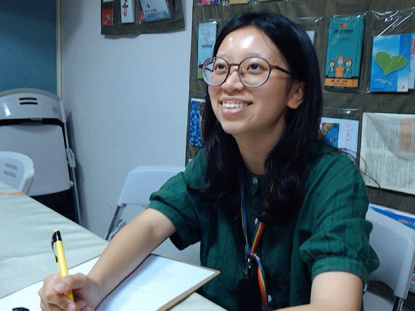 專訪愛滋社工侞靜：在我們服務個案的同時，個案也會滋養我們｜東海社工系(標題圖檔)